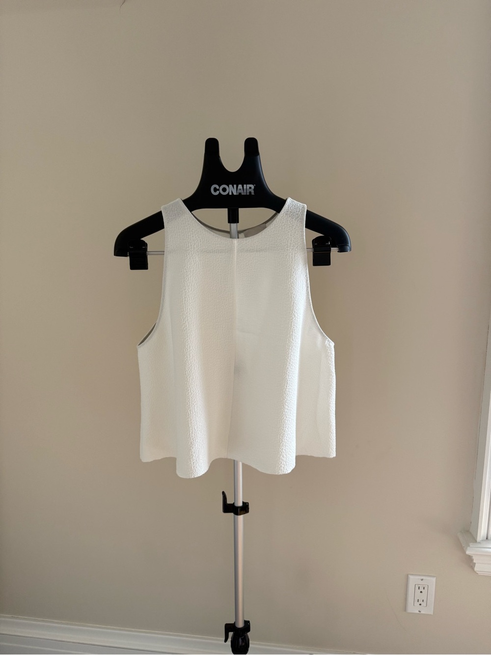 NEW Wilfred White Sleeveless Textured Crop Top